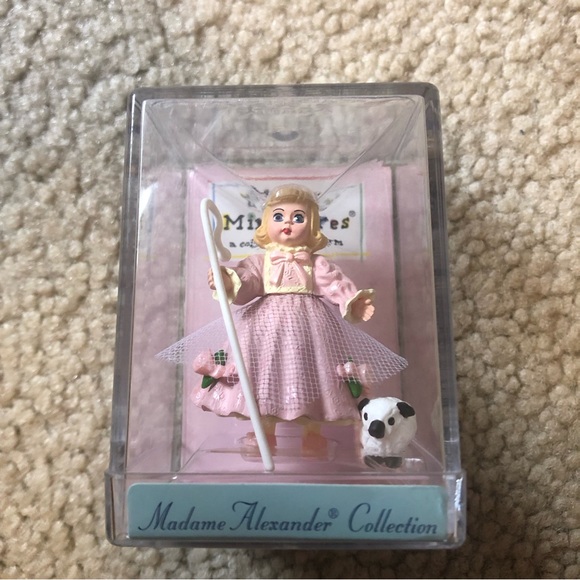 Hallmark Collectible Madame Alexander Collection Mary Had A Little Lamb 1996 - Picture 3 of 3